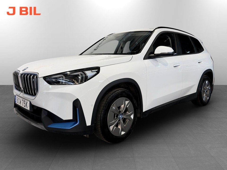 BMW iX1