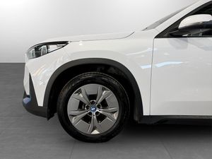 BMW iX1 bild 14
