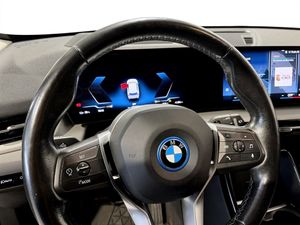 BMW iX1 bild 7