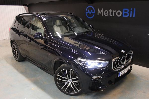 BMW X5 xDrive40i M Sport Panoram/Head Up/Värmare Black Edition - 2020