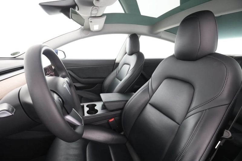 Tesla Model 3 bild 11