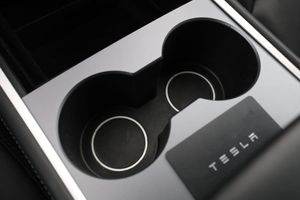 Tesla Model 3 bild 27
