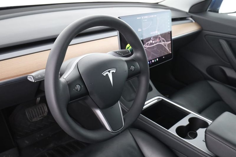 Tesla Model 3 bild 12