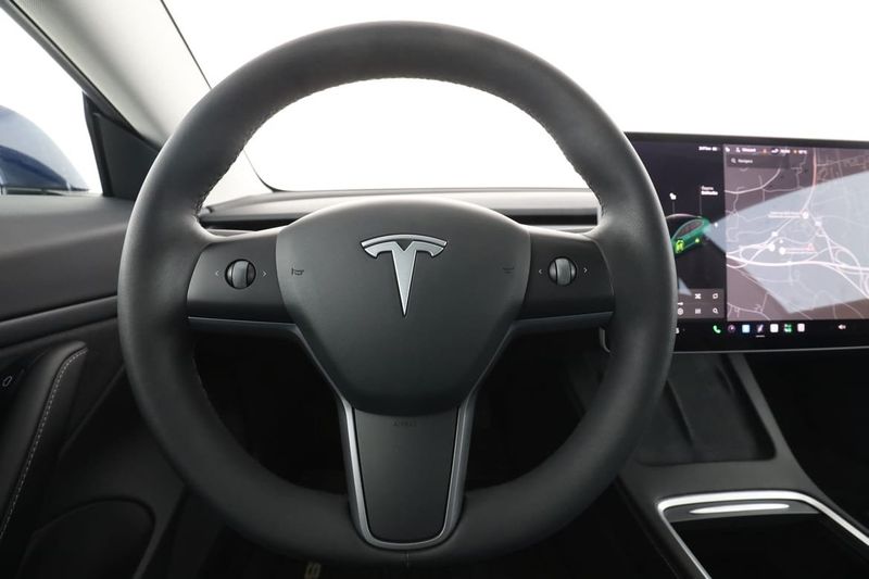 Tesla Model 3 bild 19