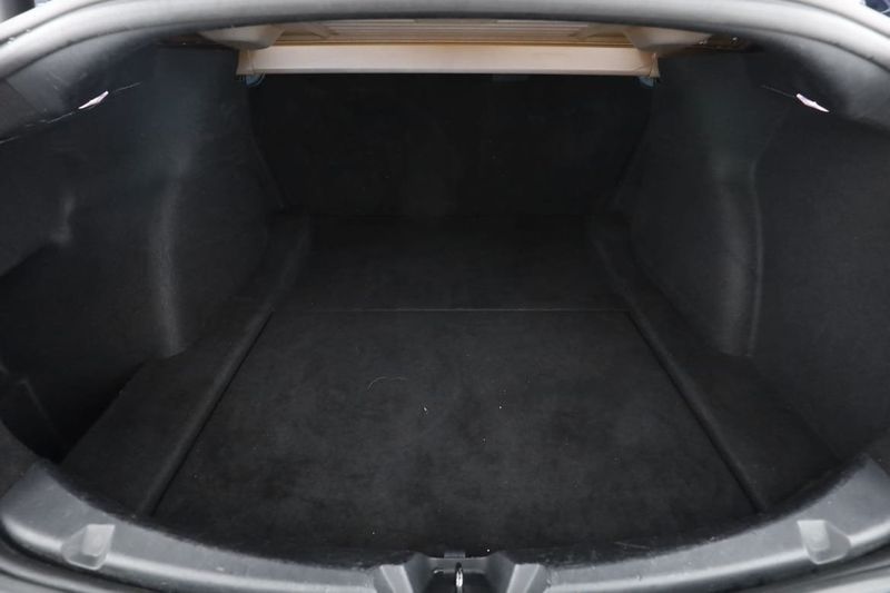 Tesla Model 3 bild 18