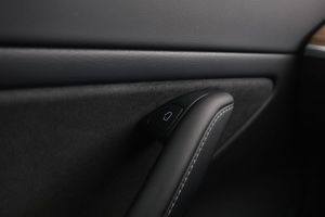 Tesla Model 3 bild 32