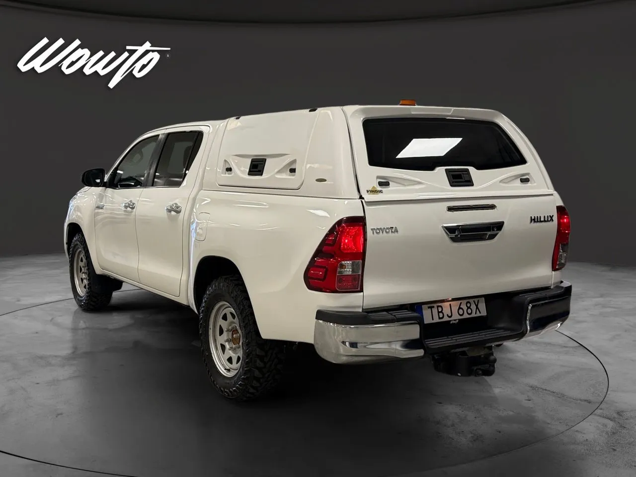 Vehicle image 5
