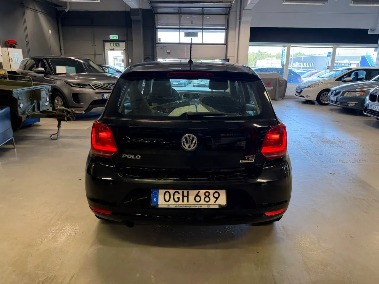Vehicle image 4
