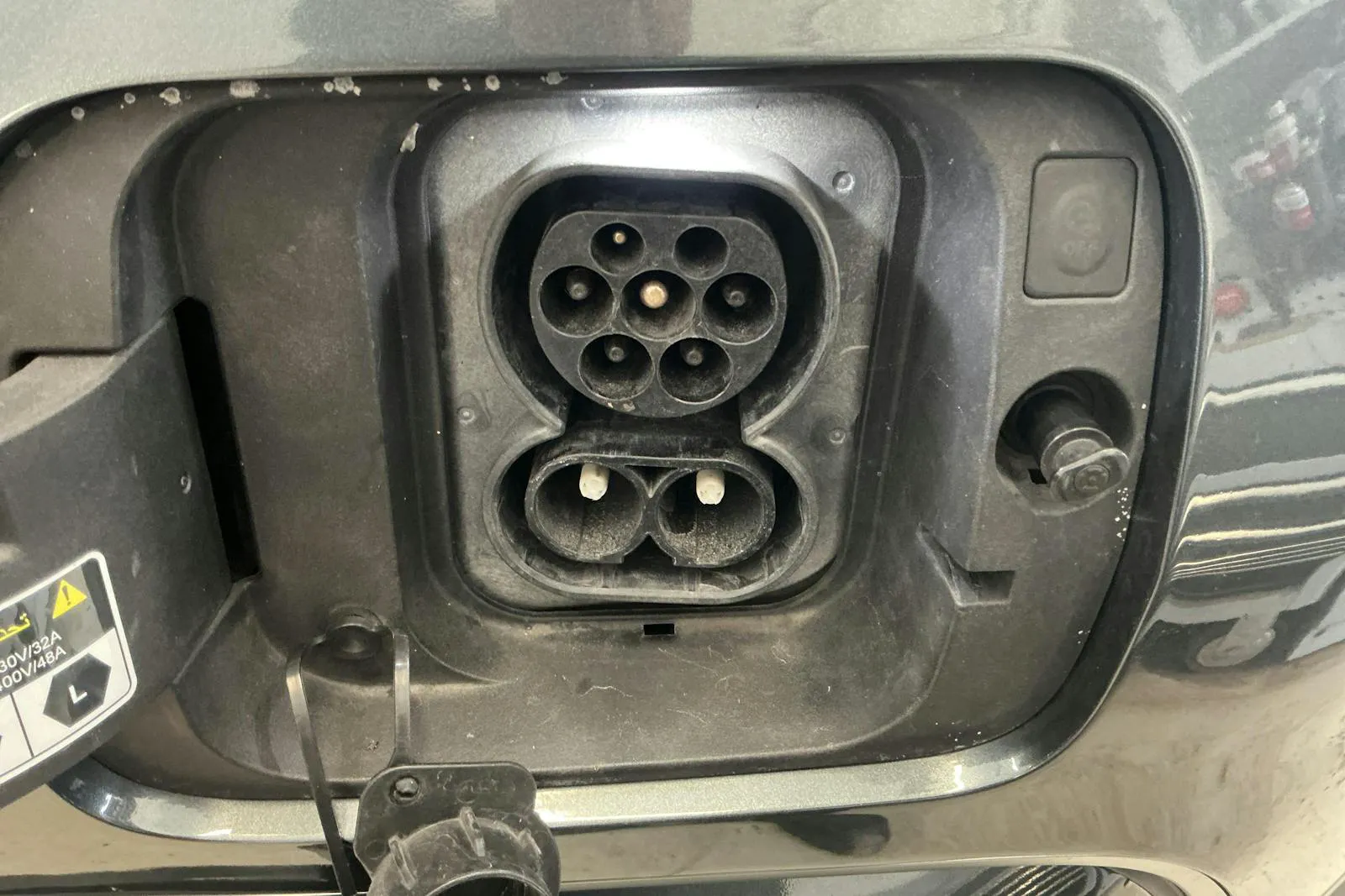 Vehicle image 16