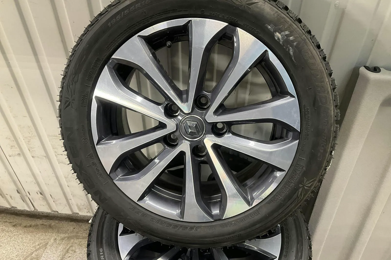Vehicle image 18
