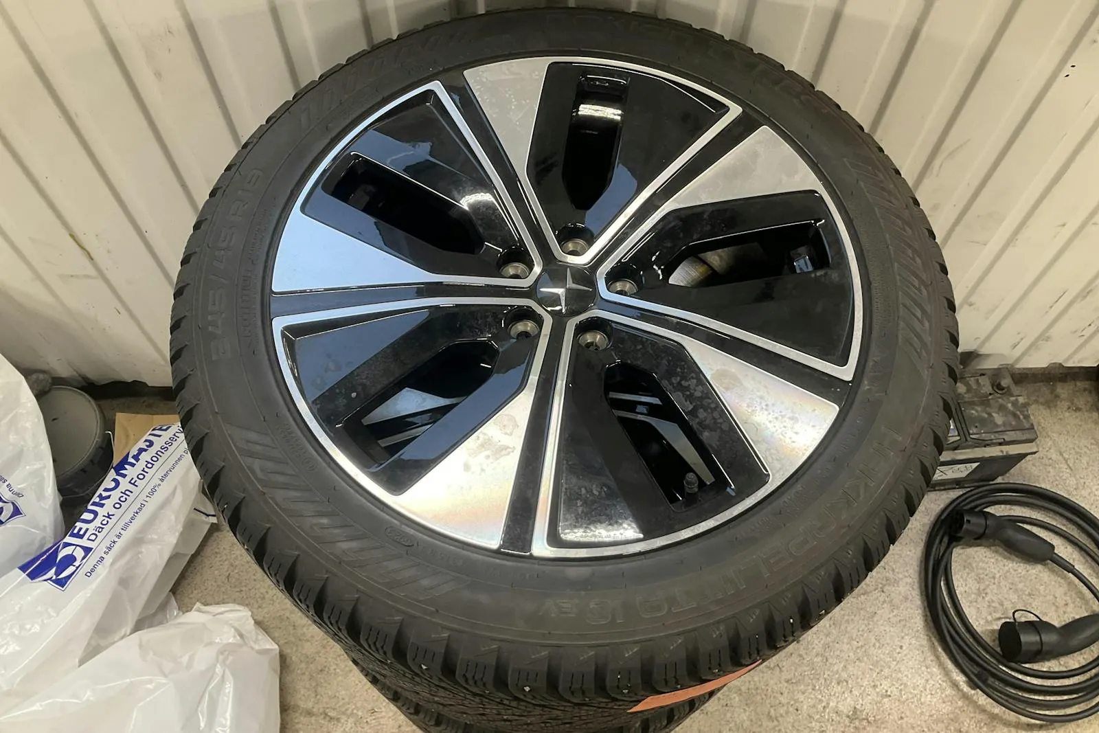 Vehicle image 20