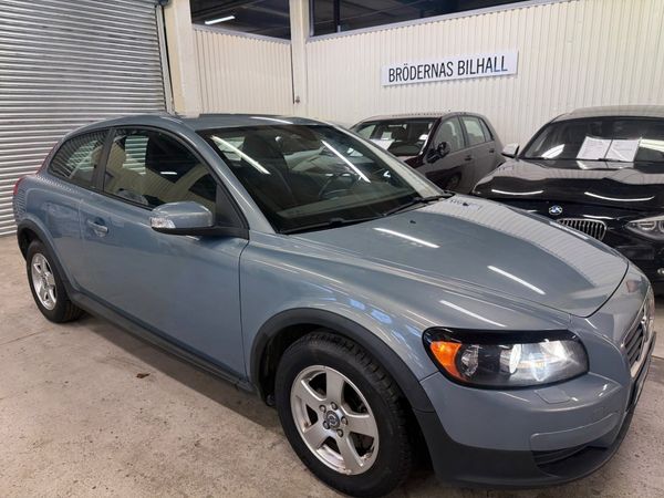 Volvo C30 1.8F Kinetic/ Motorvärmare/ Nyservad - 2009