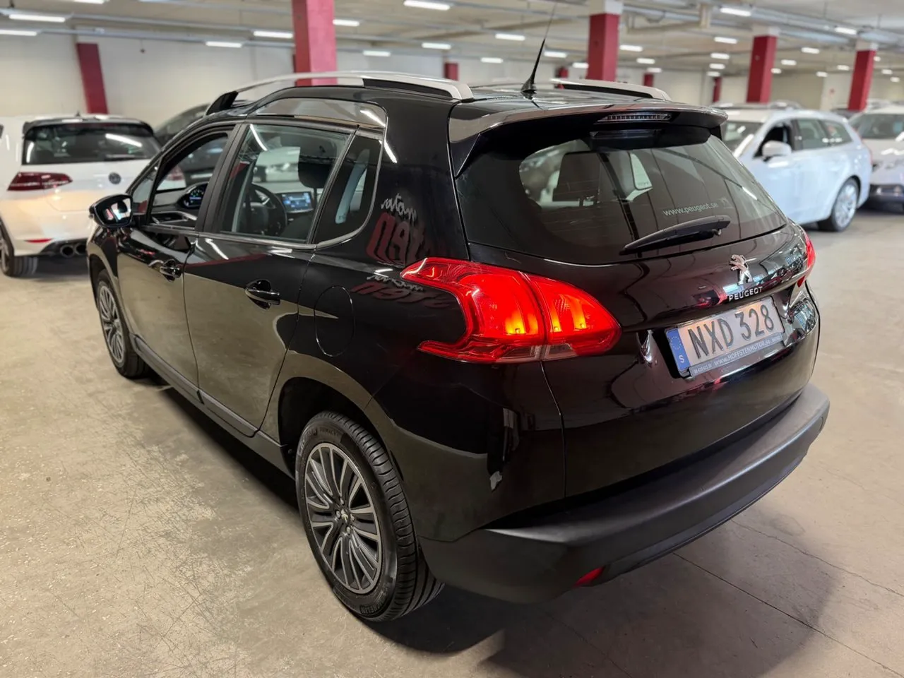 Vehicle image 4