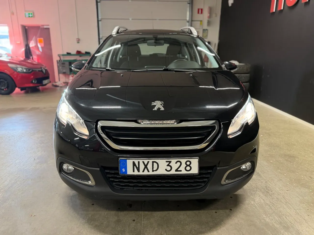 Vehicle image 6