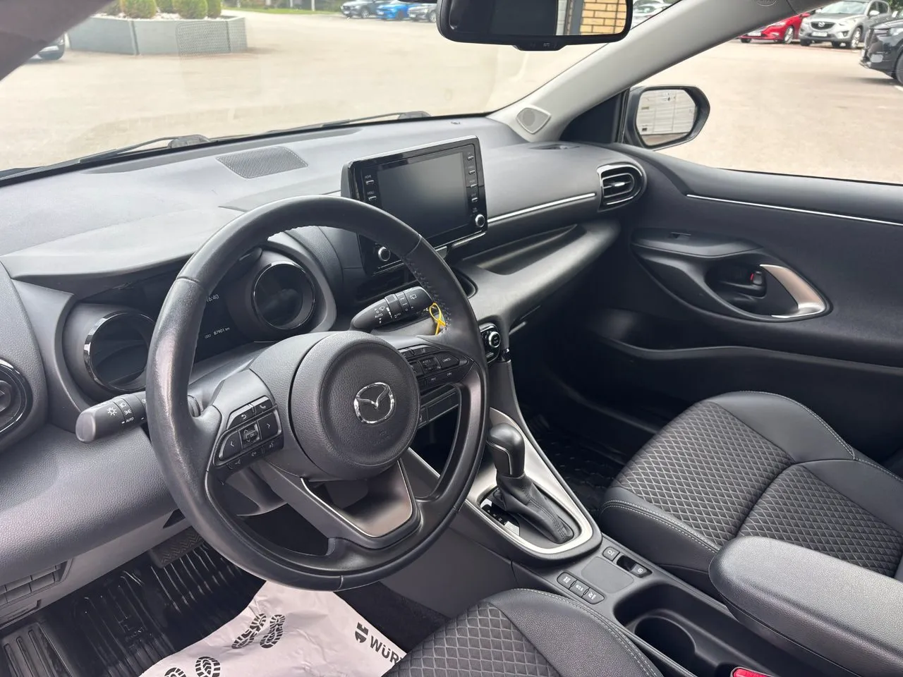 Vehicle image 11