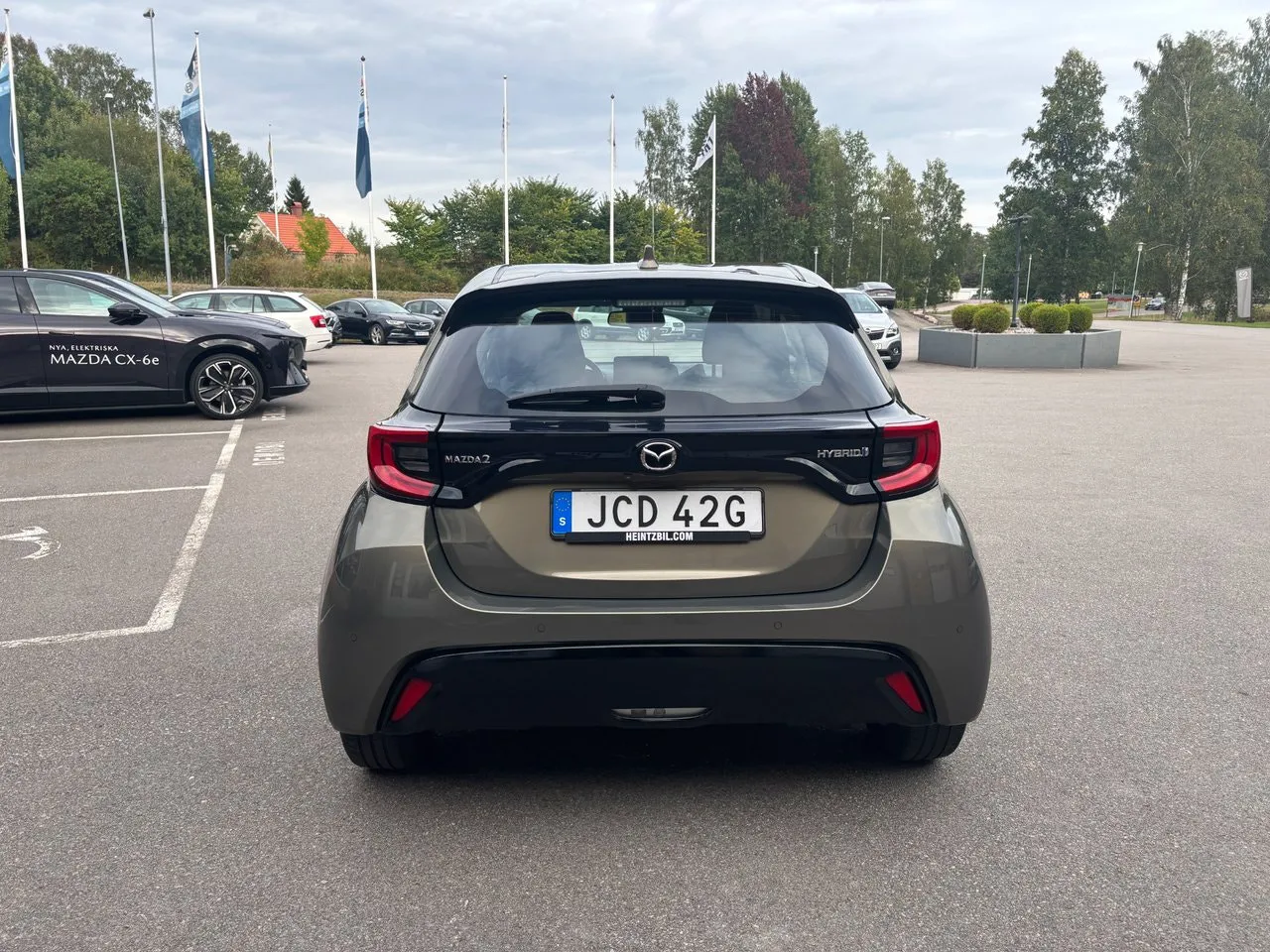 Vehicle image 3