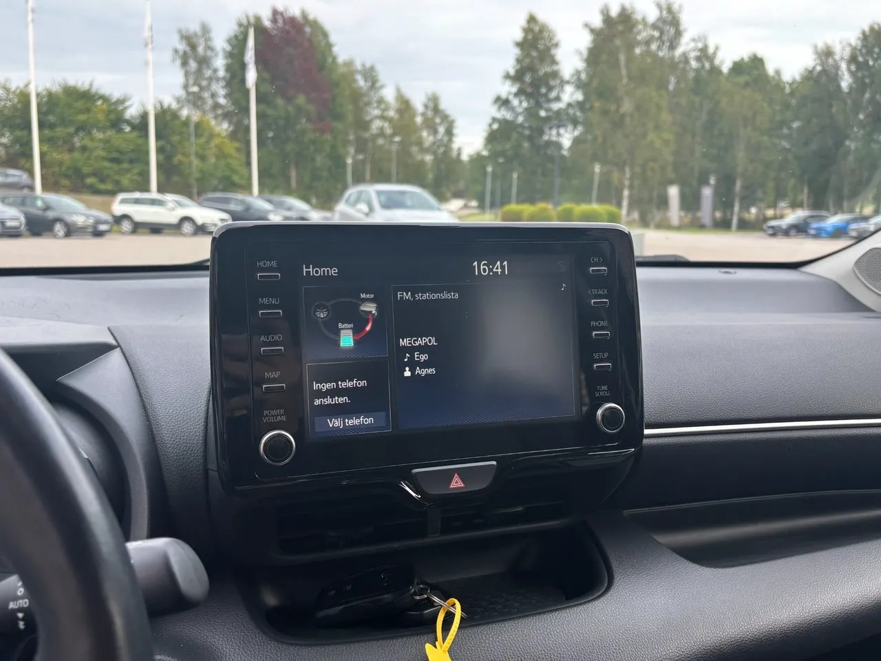 Vehicle image 17