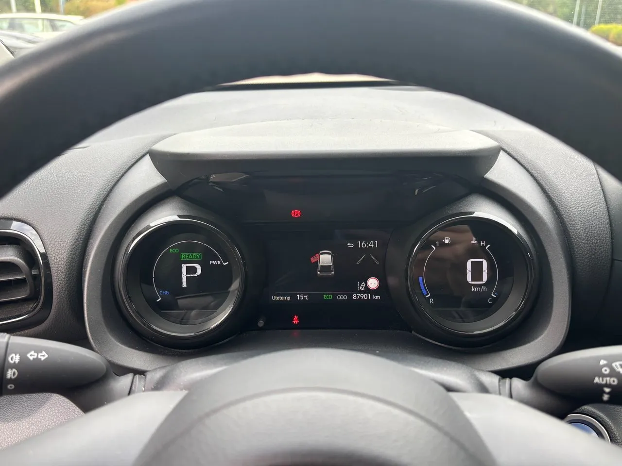 Vehicle image 16