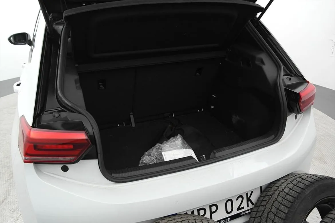 Vehicle image 21