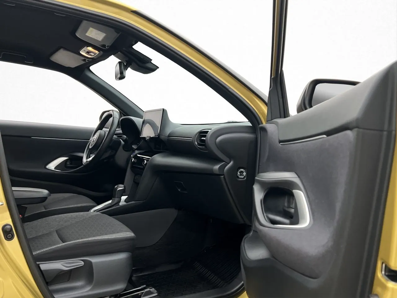 Vehicle image 25