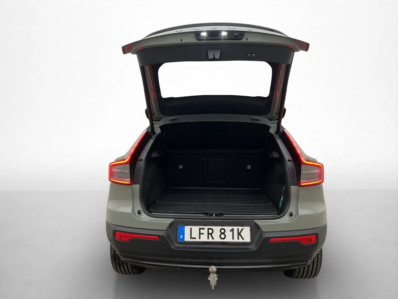 Vehicle image 32