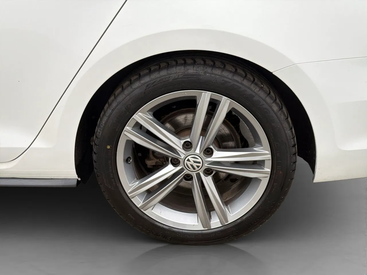 Vehicle image 30