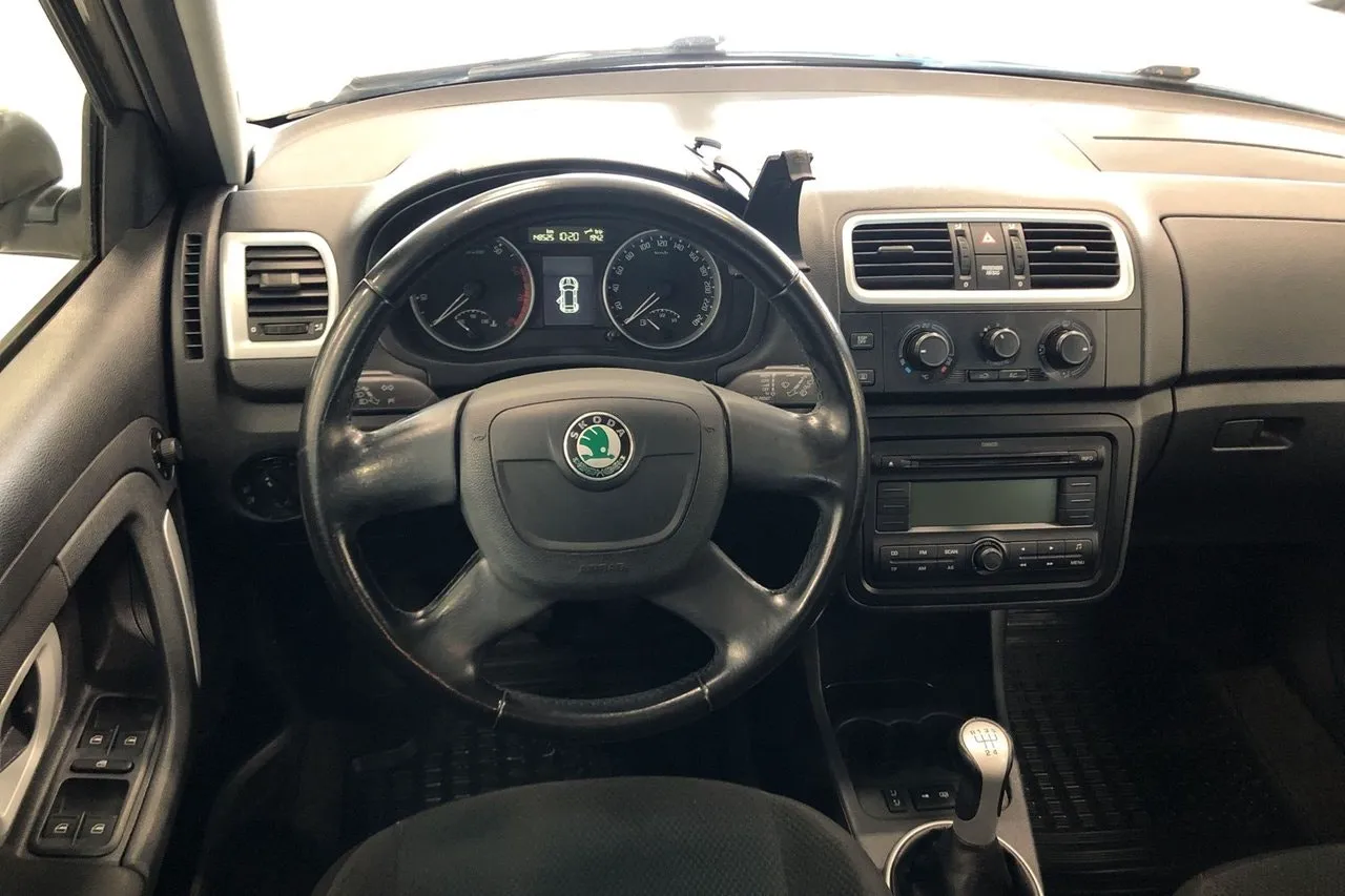 Vehicle image 7
