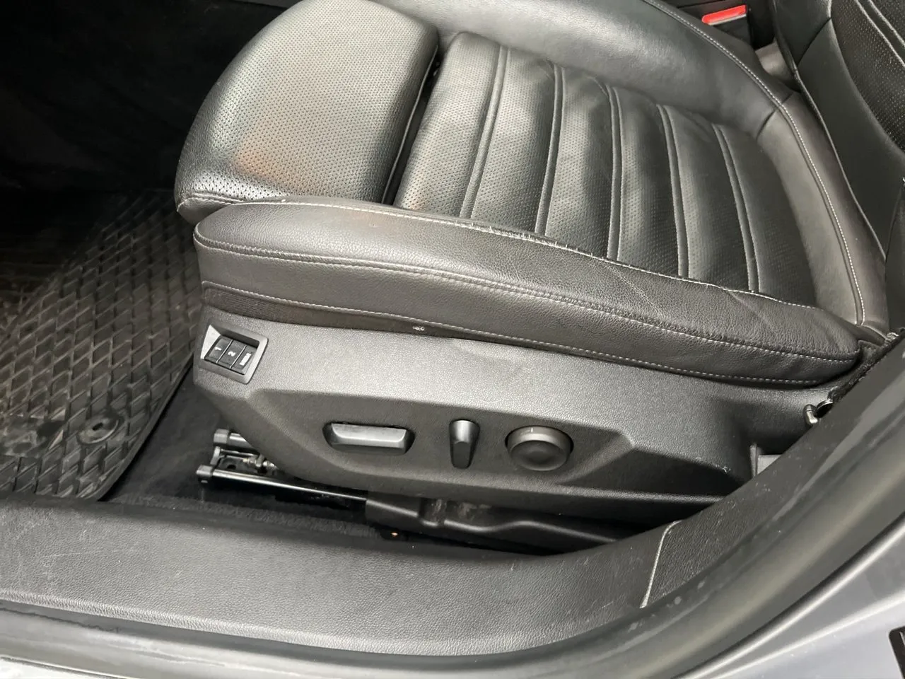 Vehicle image 29