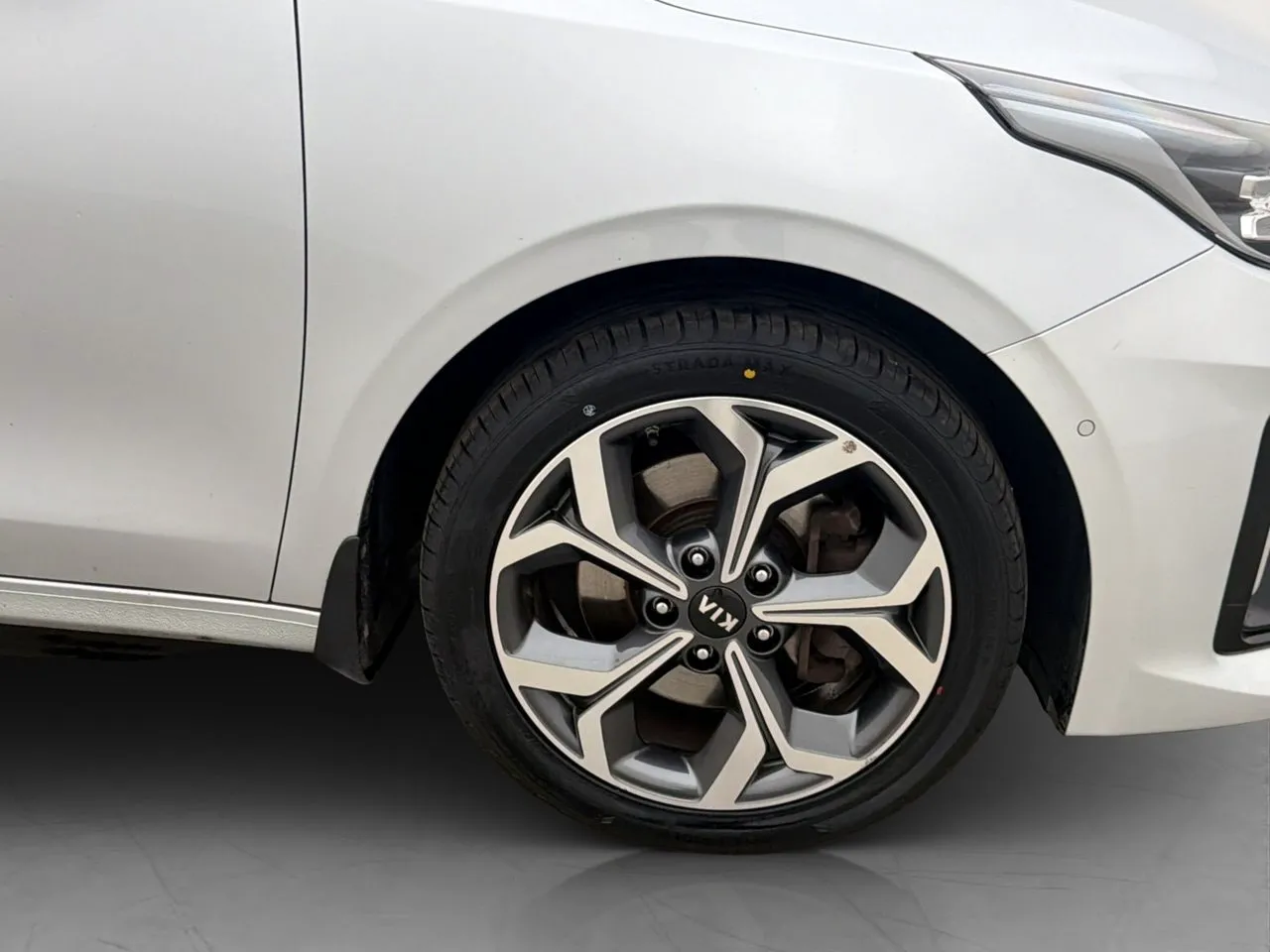 Vehicle image 30