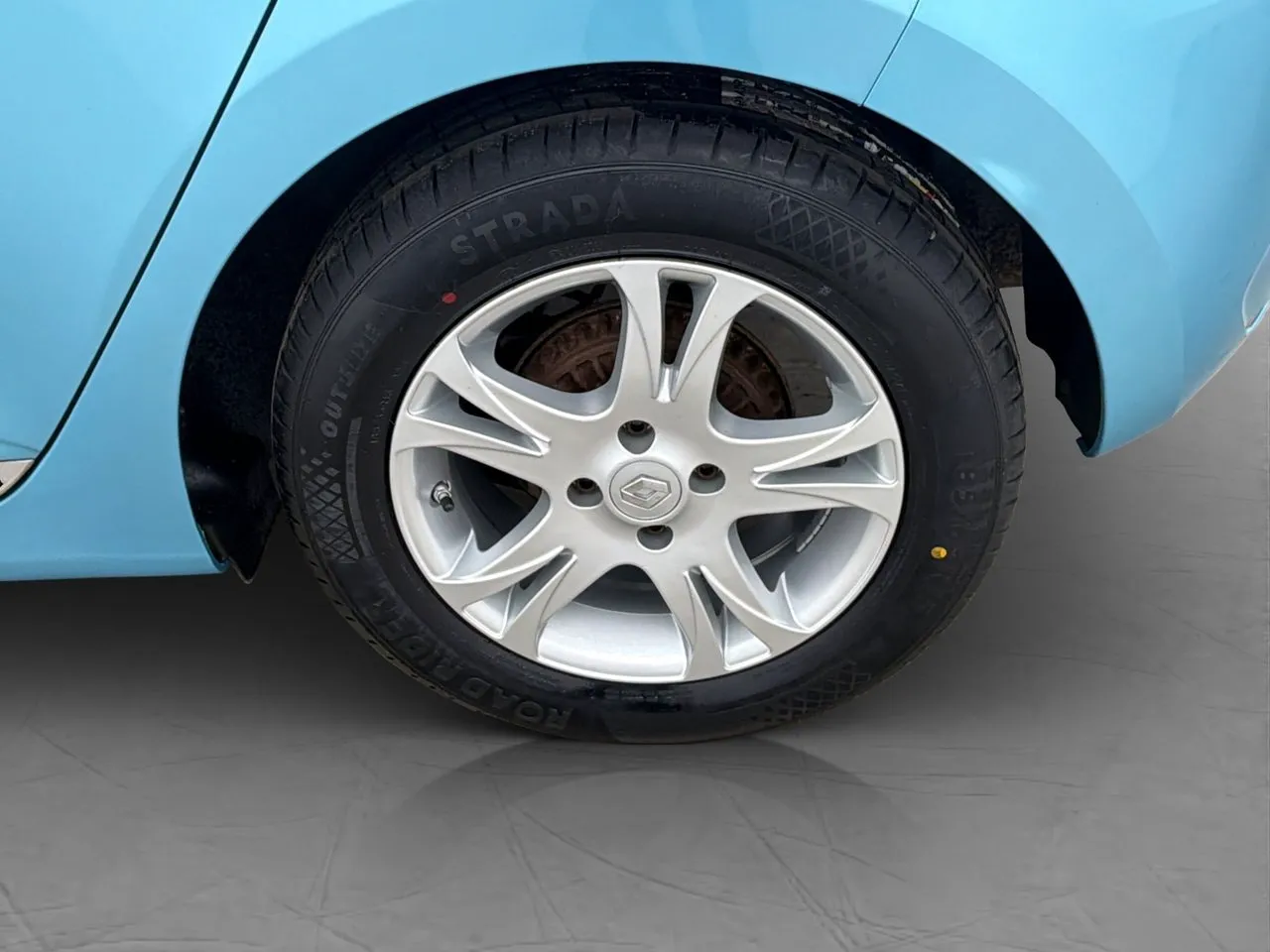 Vehicle image 24