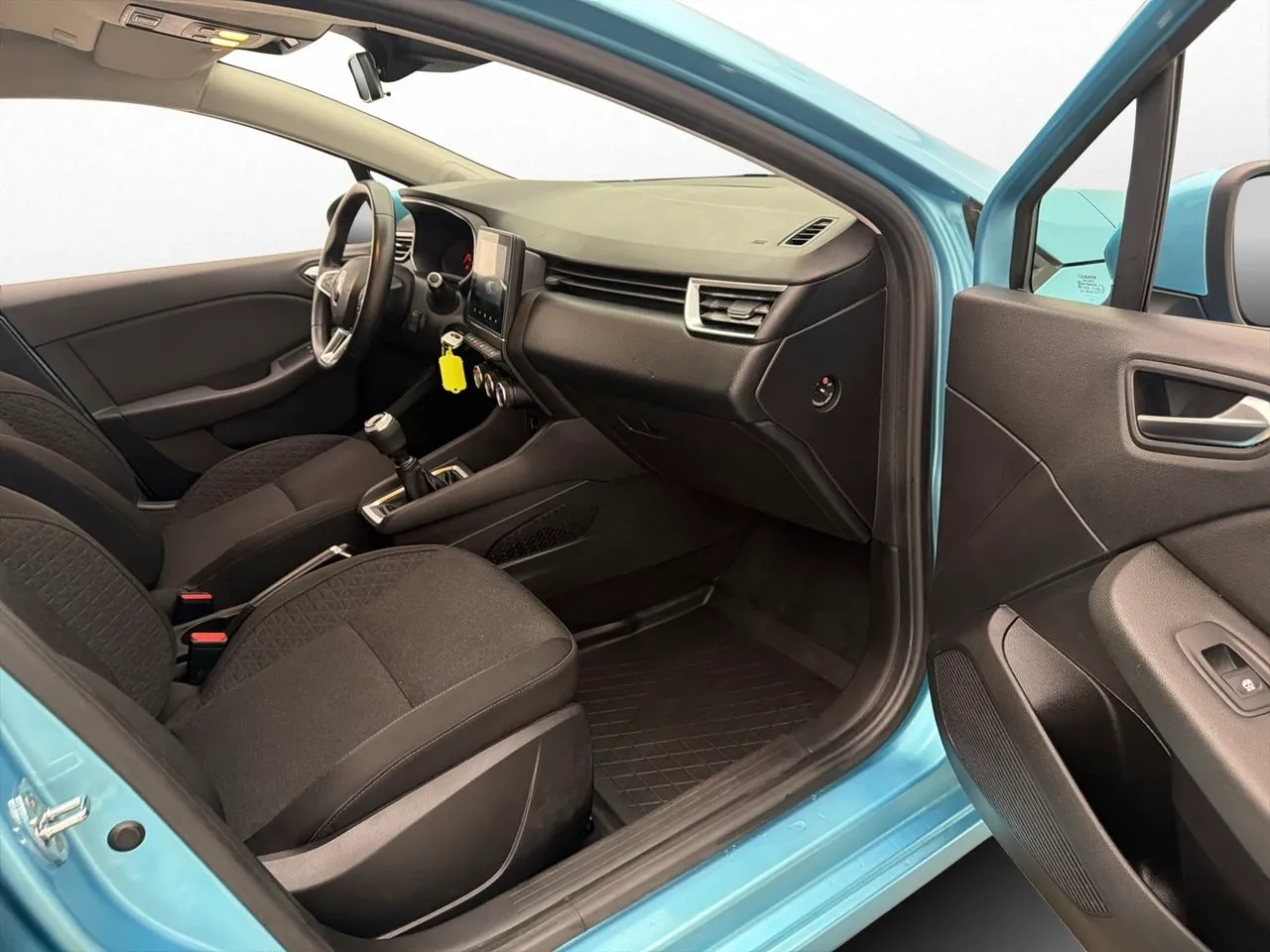 Vehicle image 18