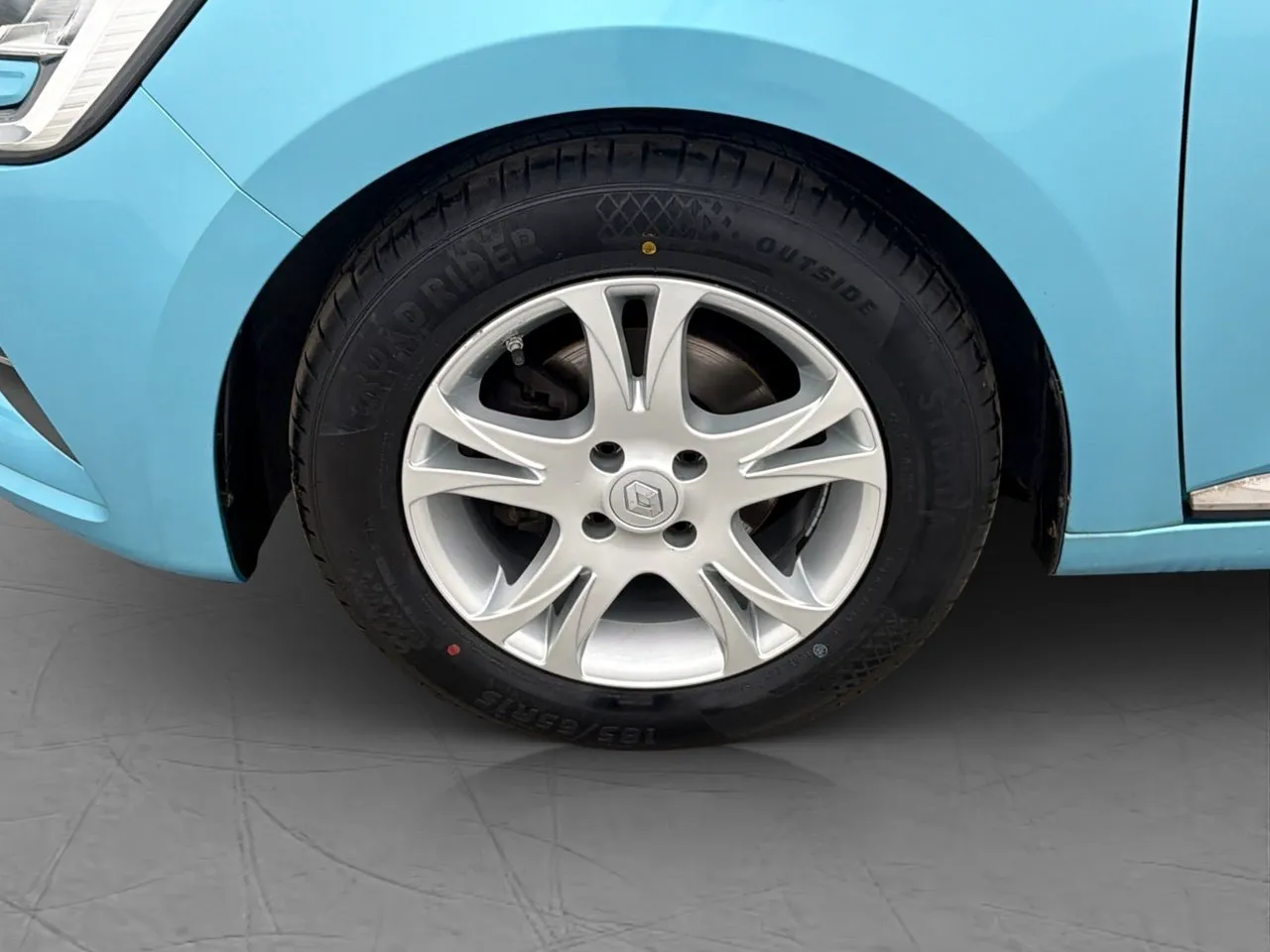 Vehicle image 23
