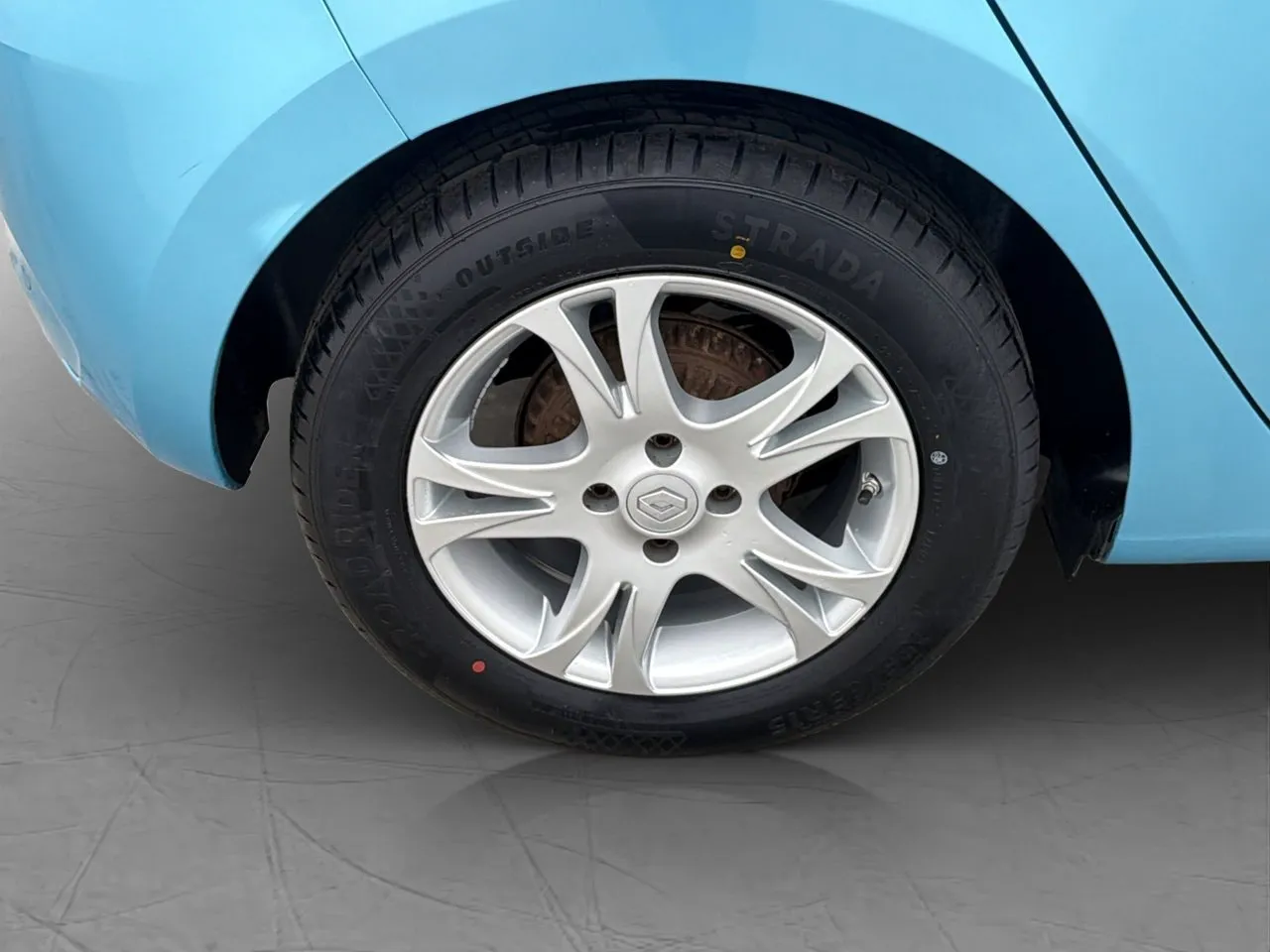 Vehicle image 25