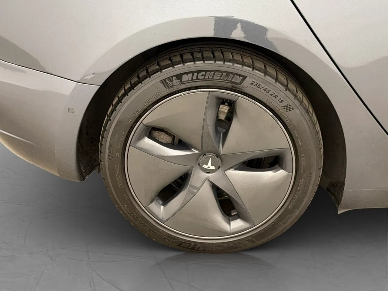Vehicle image 30