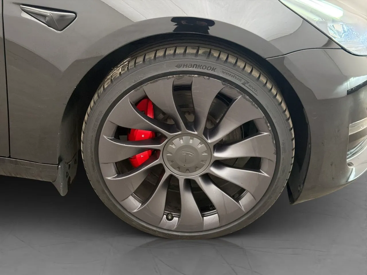Vehicle image 32