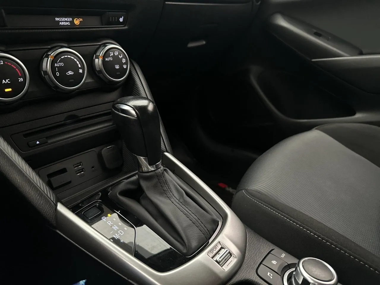 Vehicle image 21