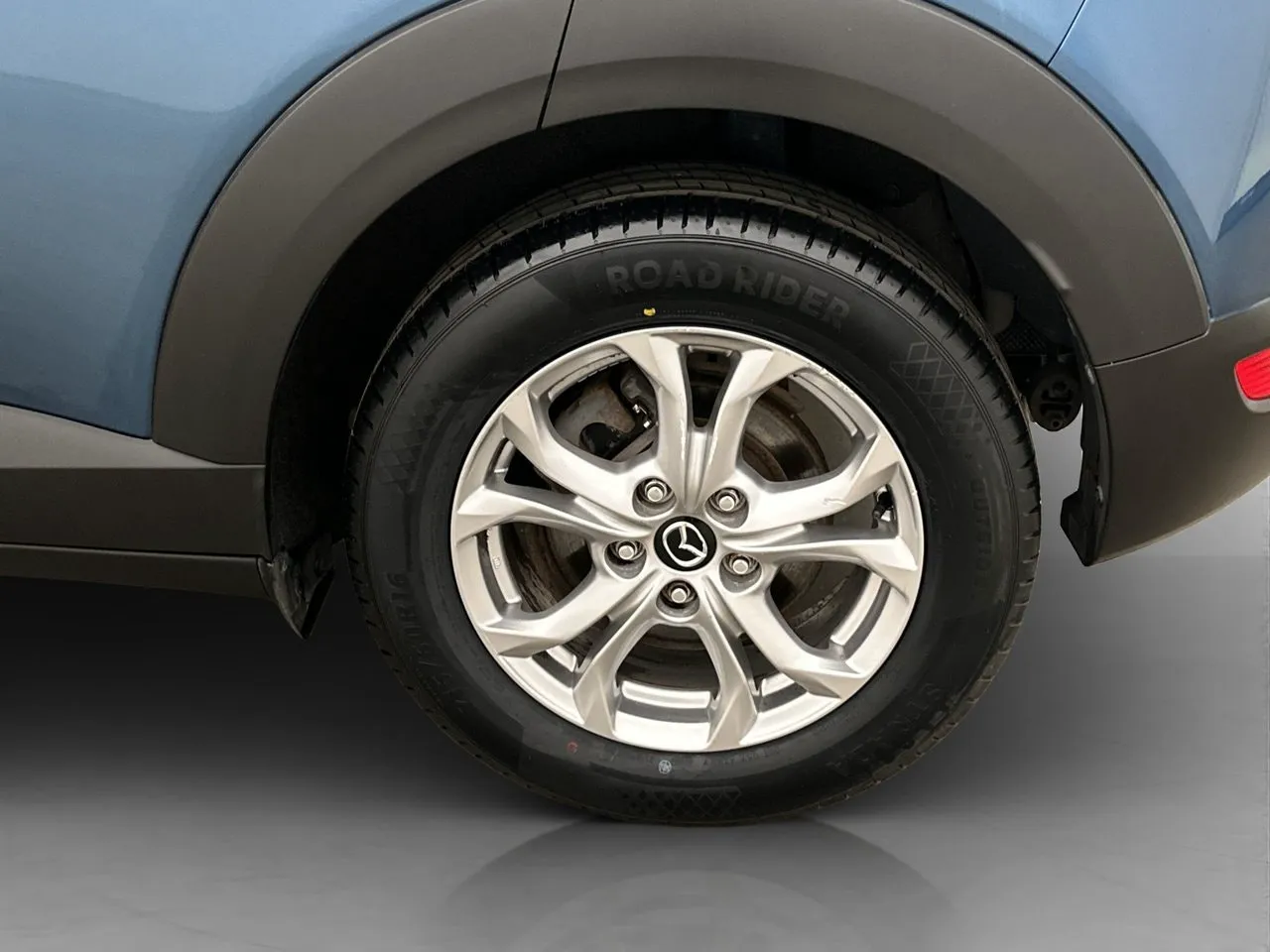 Vehicle image 30
