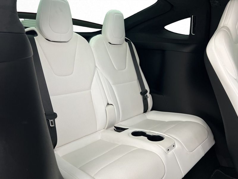 Tesla Model X bild 37