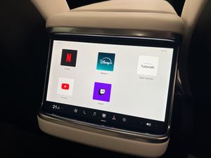 Tesla Model X bild 38