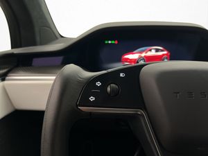 Tesla Model X bild 20