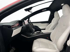 Tesla Model X bild 14