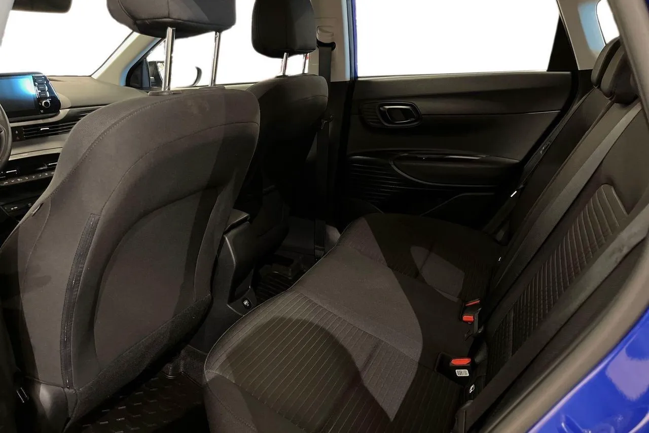Vehicle image 21
