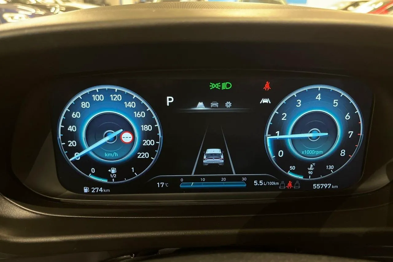 Vehicle image 14
