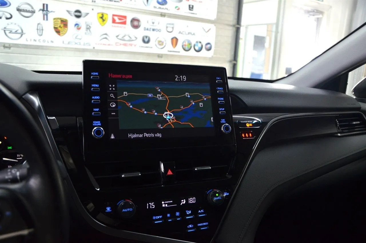 Vehicle image 11