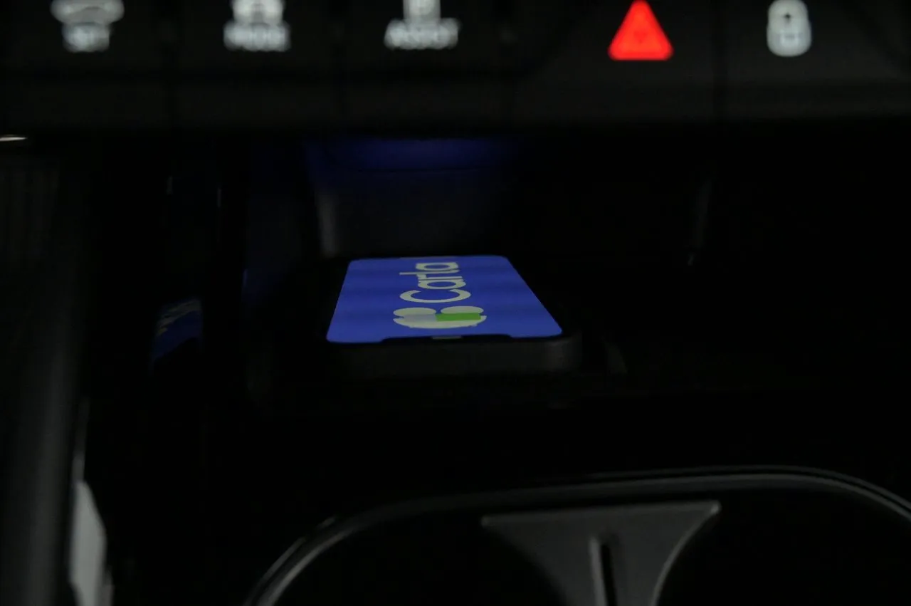 Vehicle image 18