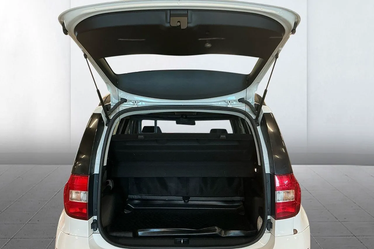 Vehicle image 8