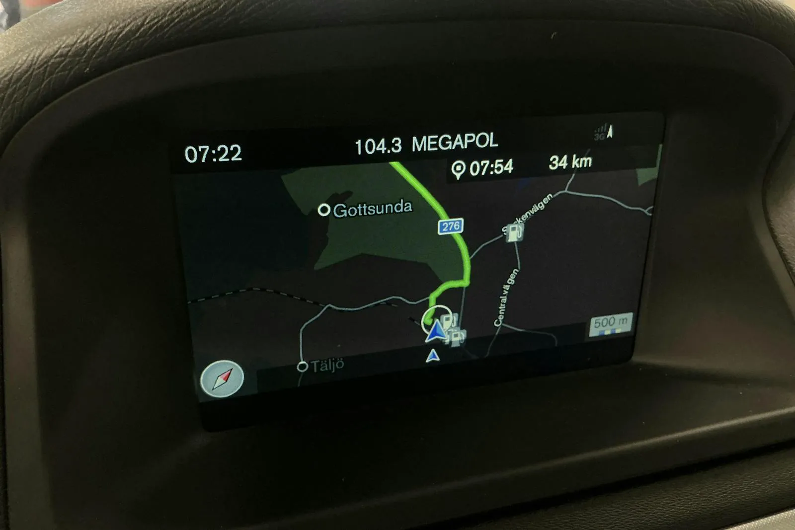 Vehicle image 10
