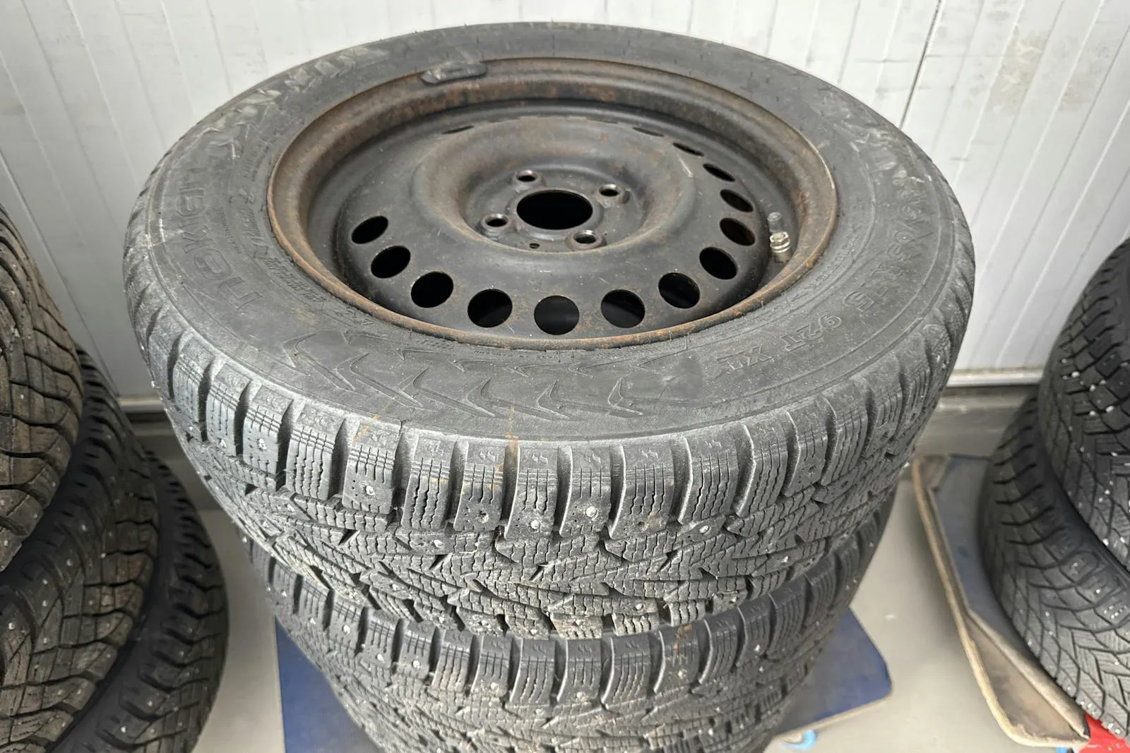 Vehicle image 14