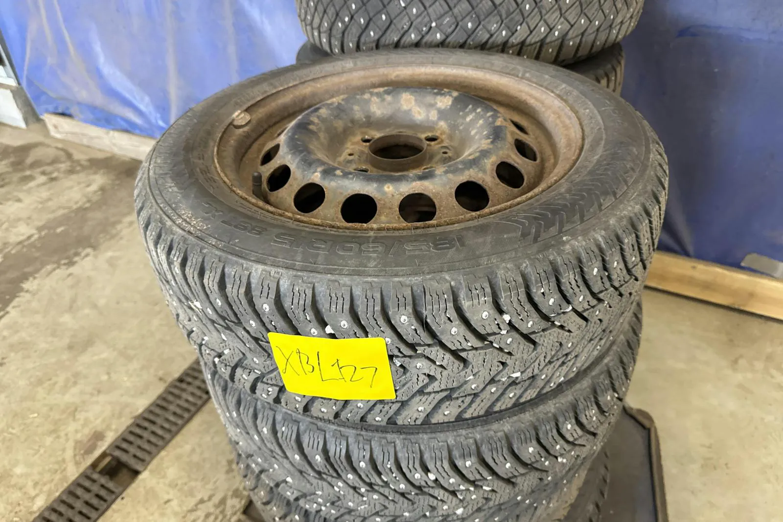 Vehicle image 12