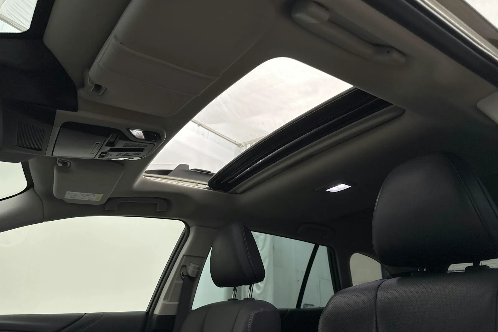 Vehicle image 18